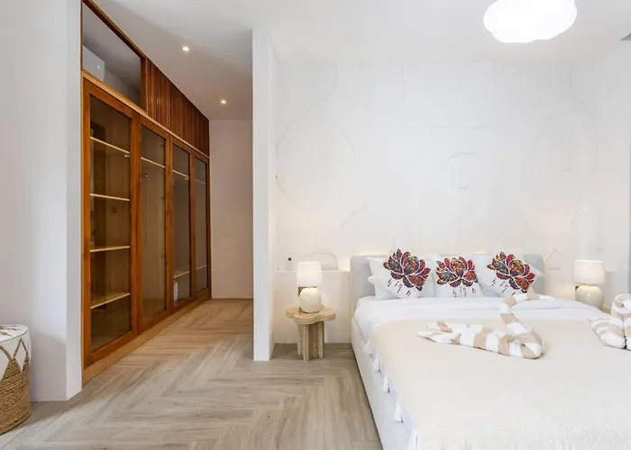 Ferienhaus Albizia | 2br Stone Bathtub, Near Canggu Mengwi