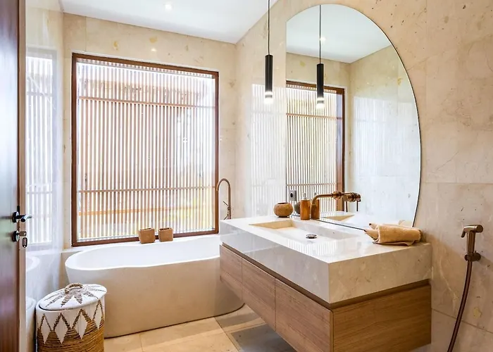 Albizia | 2br Stone Bathtub, Near Canggu *
